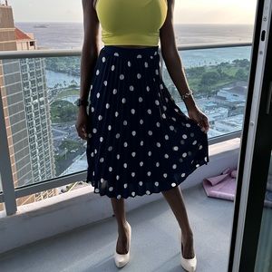 Polka dot pleated skirt